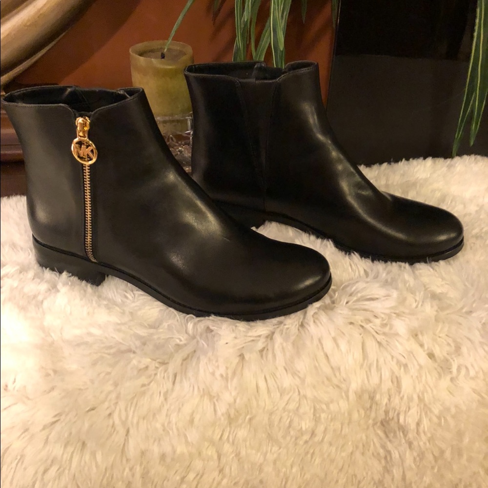 Michael Kors Leather Flat Booties/practically new.